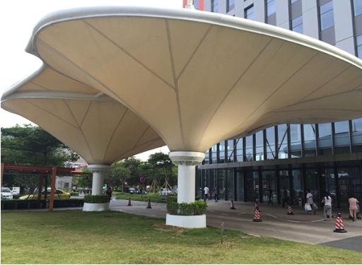 PTFE廣場倒傘膜：為何成為現(xiàn)代廣場建筑的設(shè)計(jì)寵兒？
